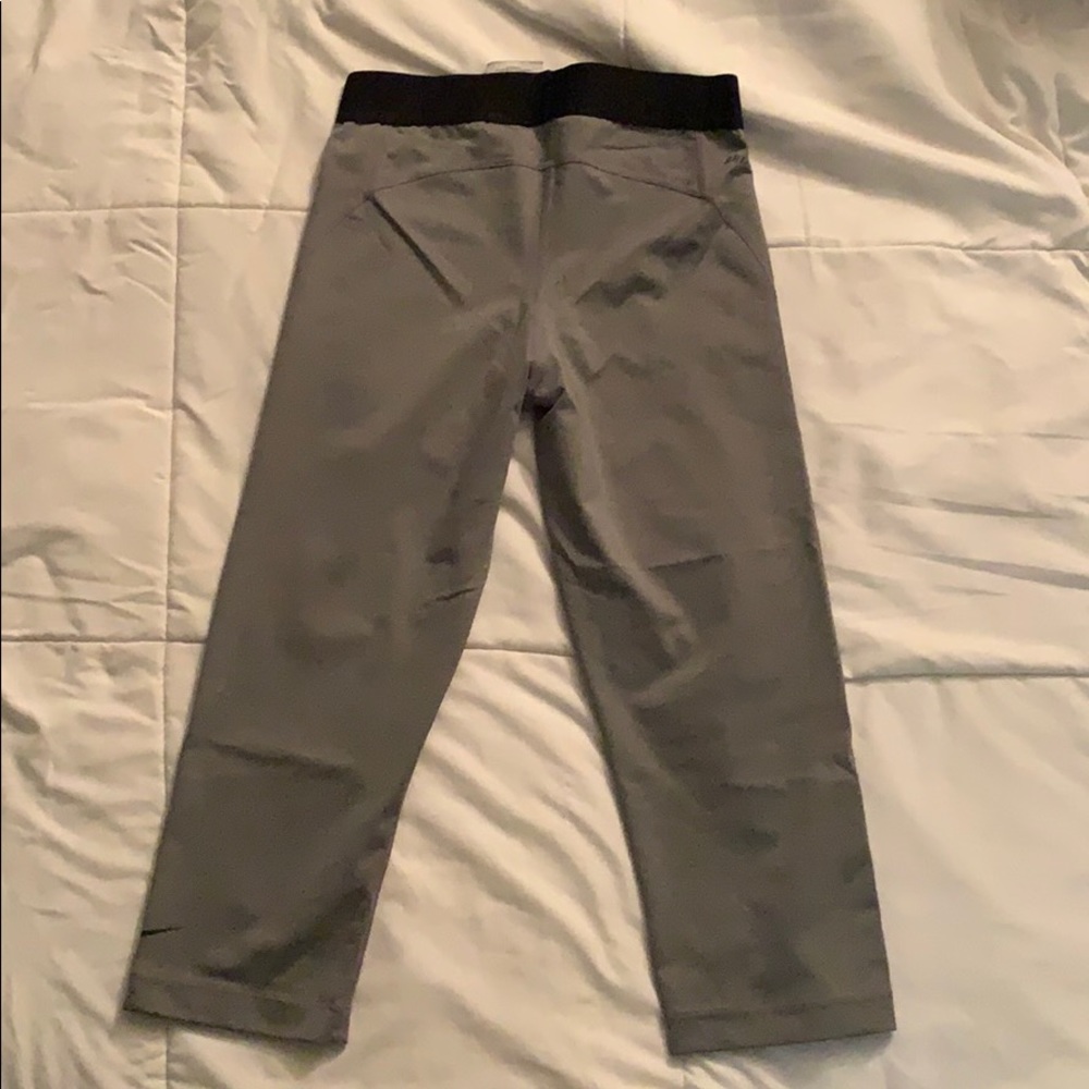 Nike dri-fit Capri leggings - Picture 3 of 4